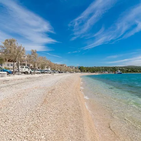 Beachfront Apartments Villa Sisa Primosten Exterior photo