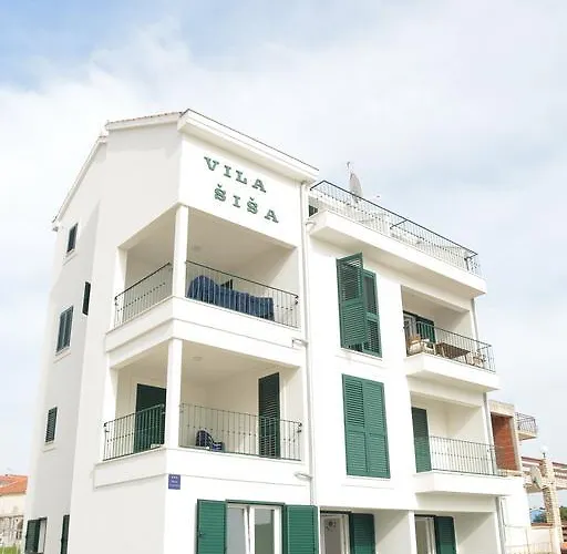 Beachfront Apartments Villa Sisa
