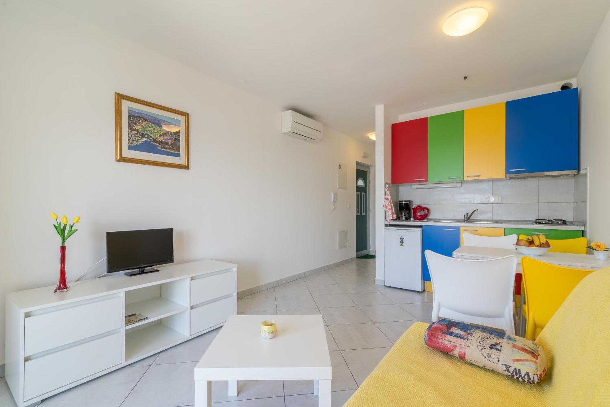 Apartment Beachfront Sisa *