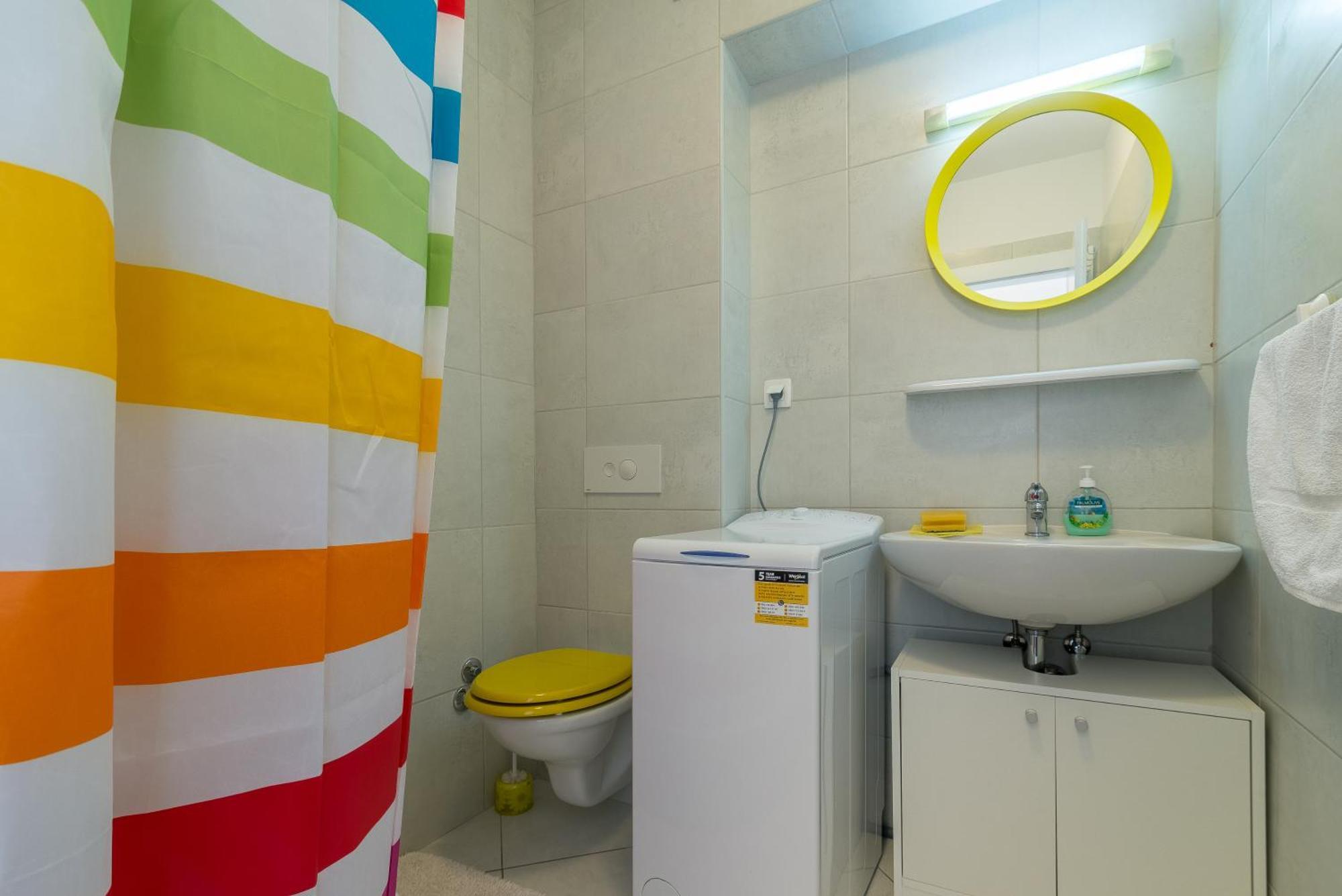 Beachfront Sisa Apartment Primosten