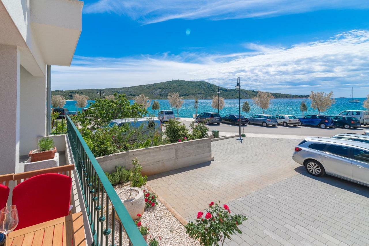 Apartment Beachfront Sisa Primosten