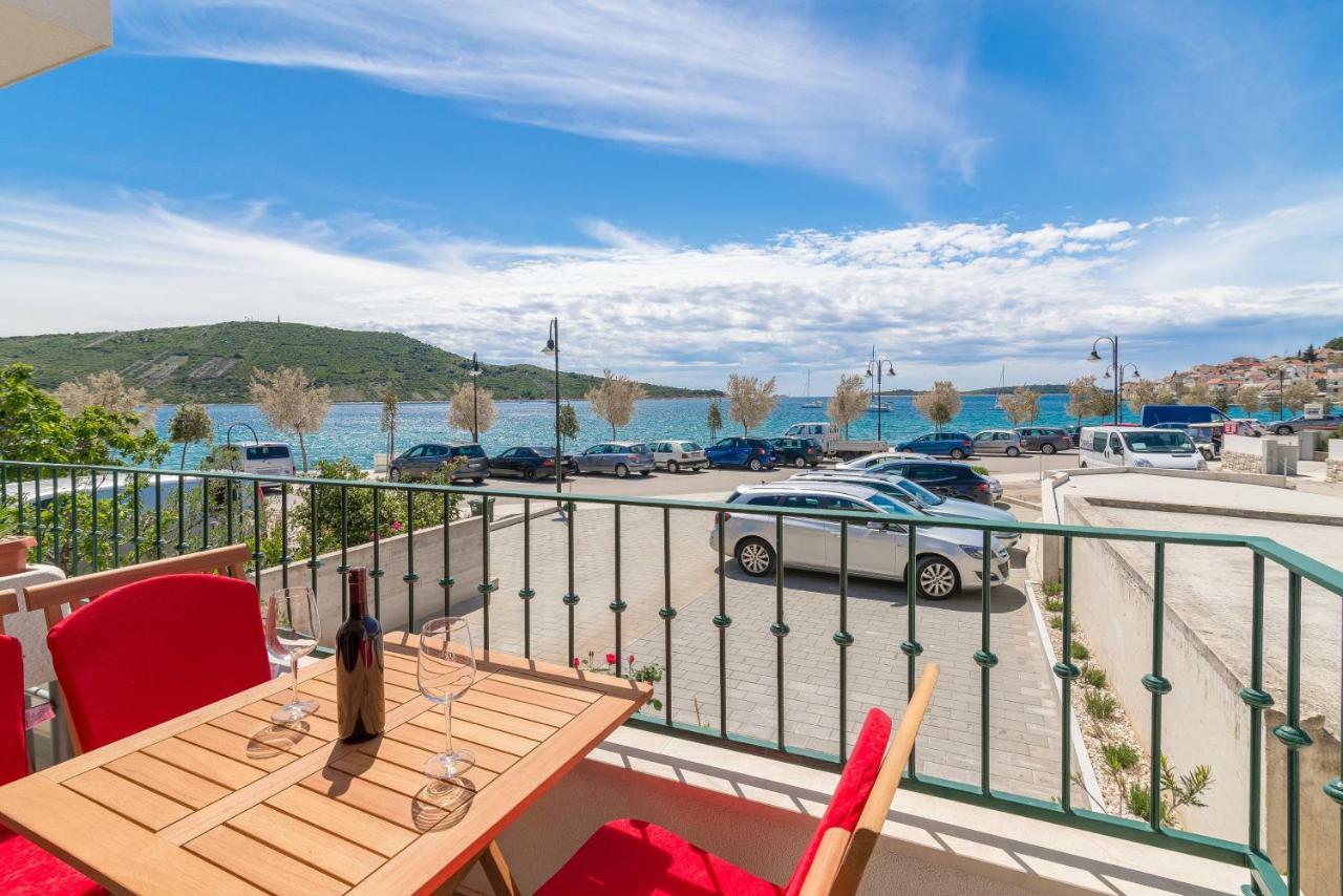 Beachfront Sisa Apartment Primosten