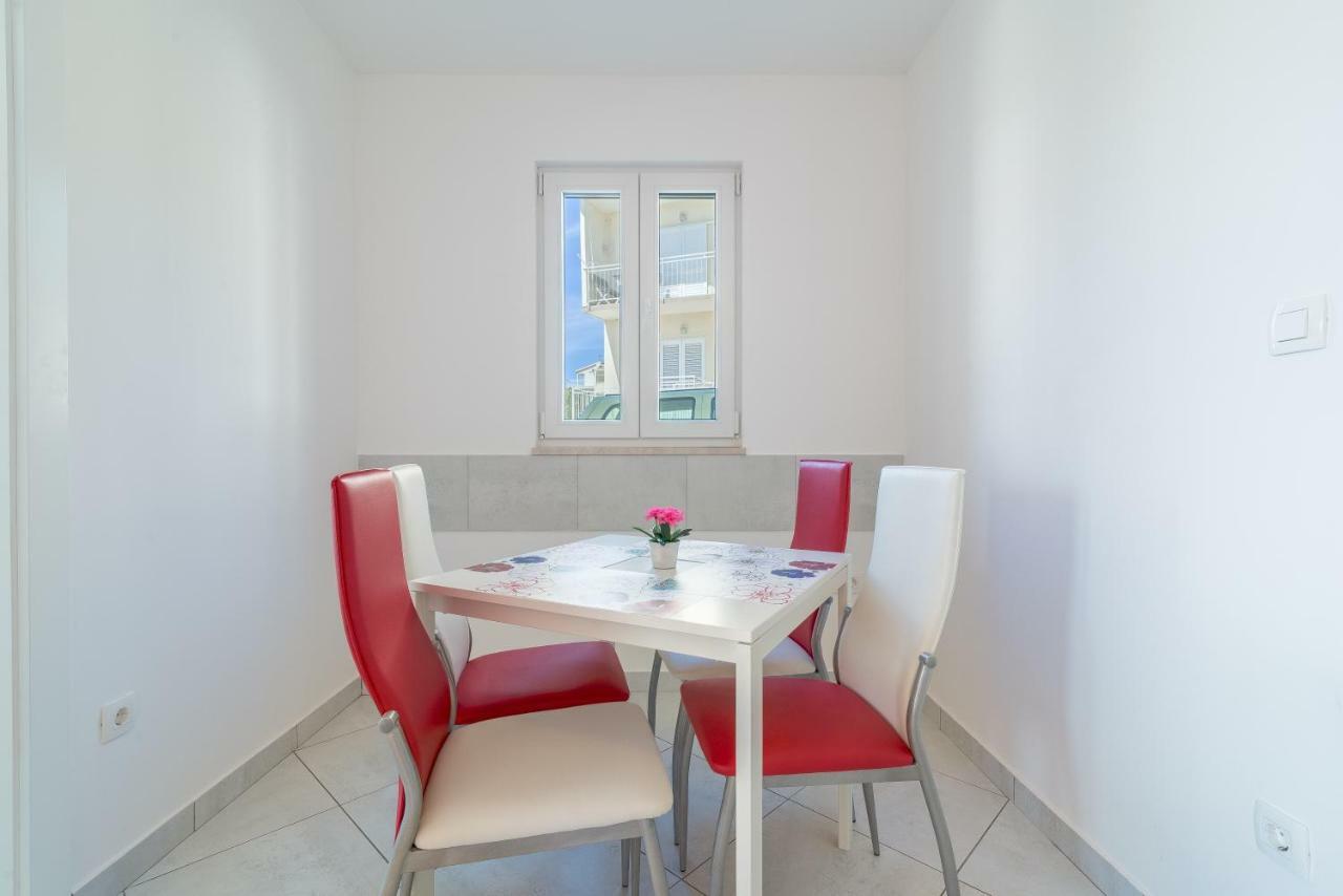 Beachfront Sisa Primosten